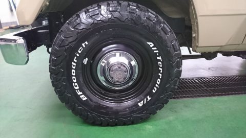 ランクル　７０　７８プラド　ベージュ　オールペン　四駆　トヨタ　ランドクルーザー　カスタム　ＢＦグッドリッチ　ＫＭ２　ＫＯ２ (1)